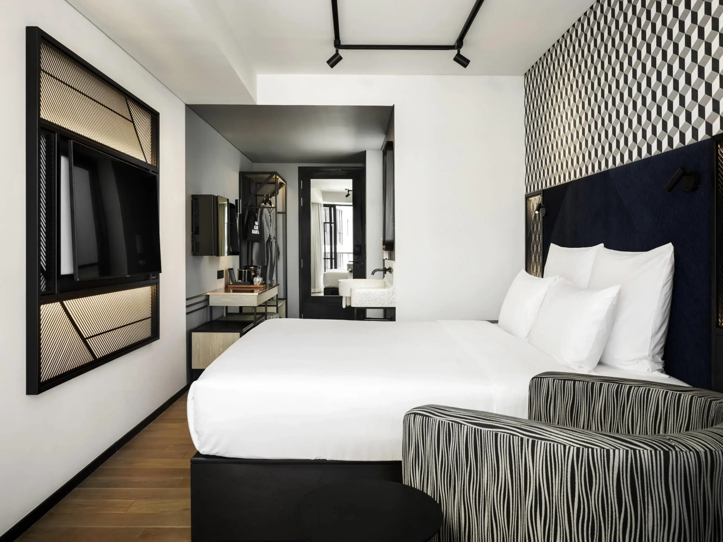 Foto - TRIBE Phnom Penh Post Office