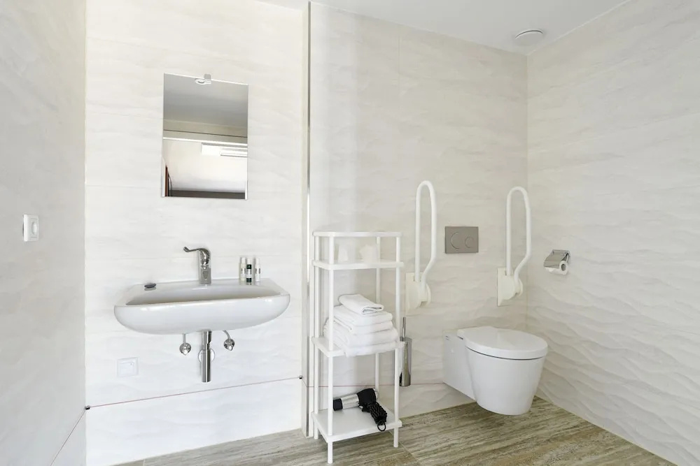 Photo - Beachhouse Hotel