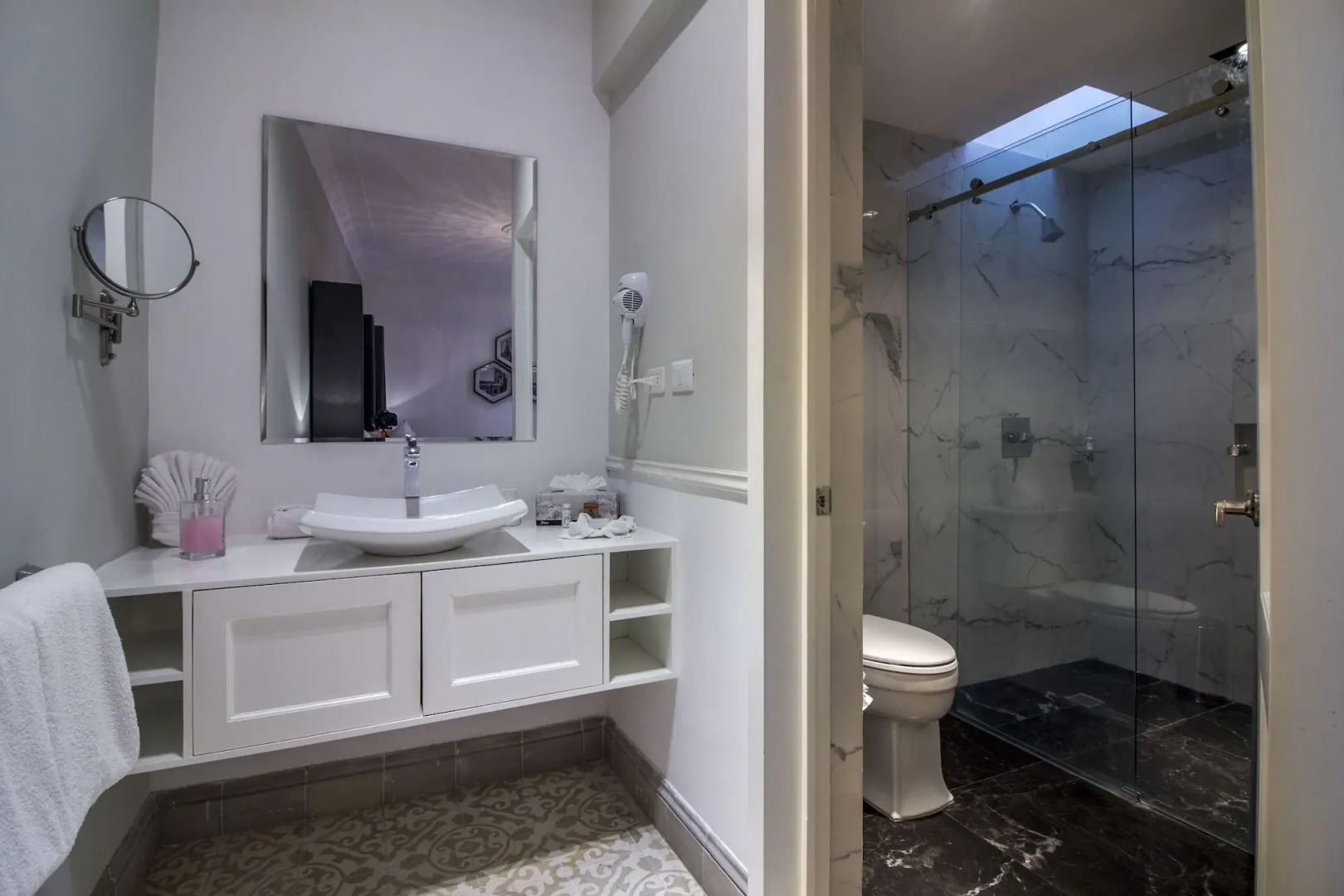 Photo - Hotel Business Real 500