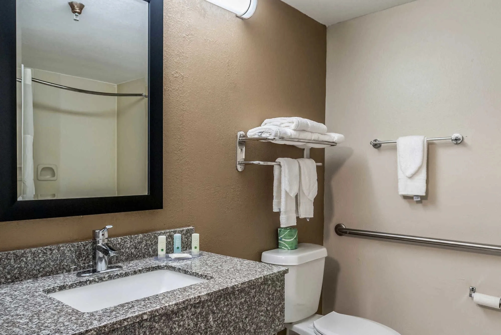Photo - Trident Inn & Suites New Orleans