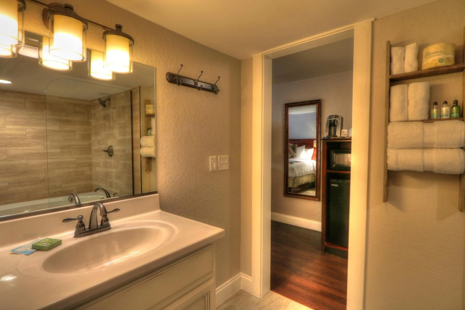 Photo - River Edge Inn