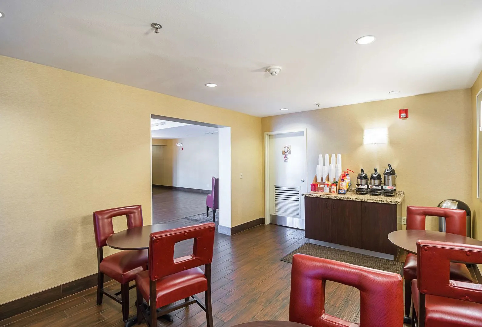 Photo - Red Roof Inn PLUS+ Phoenix West