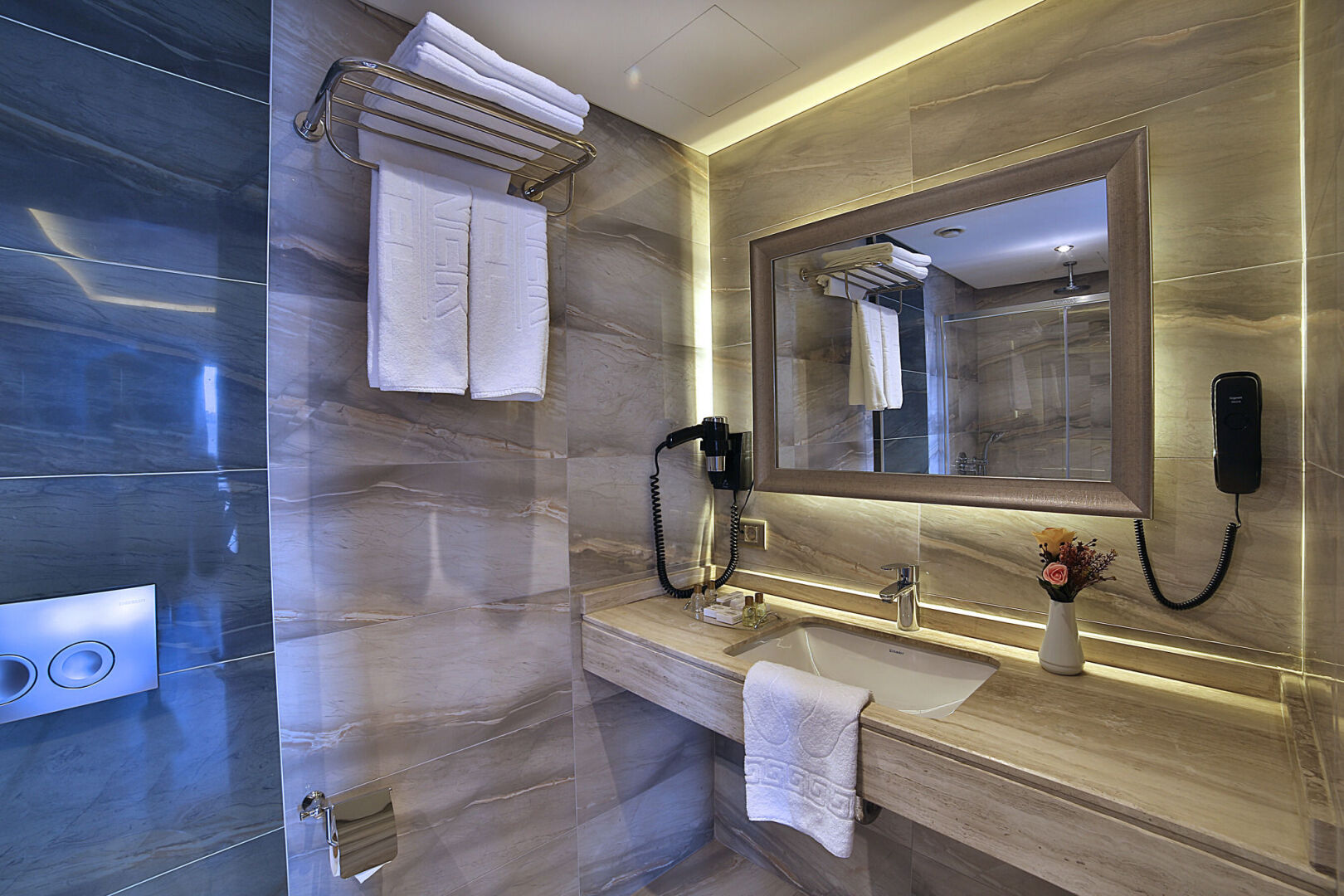 Photo - Corner Hotel Laleli