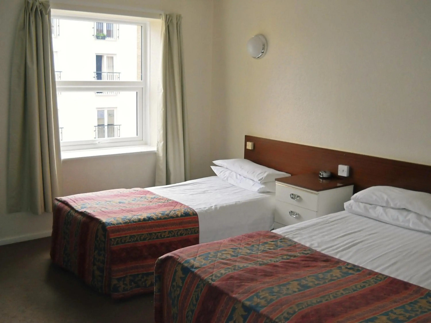 Photo - The Oakland Hotel