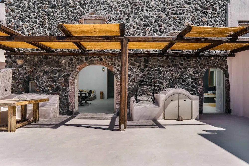 Foto - Phaos 1870, A restored Winery