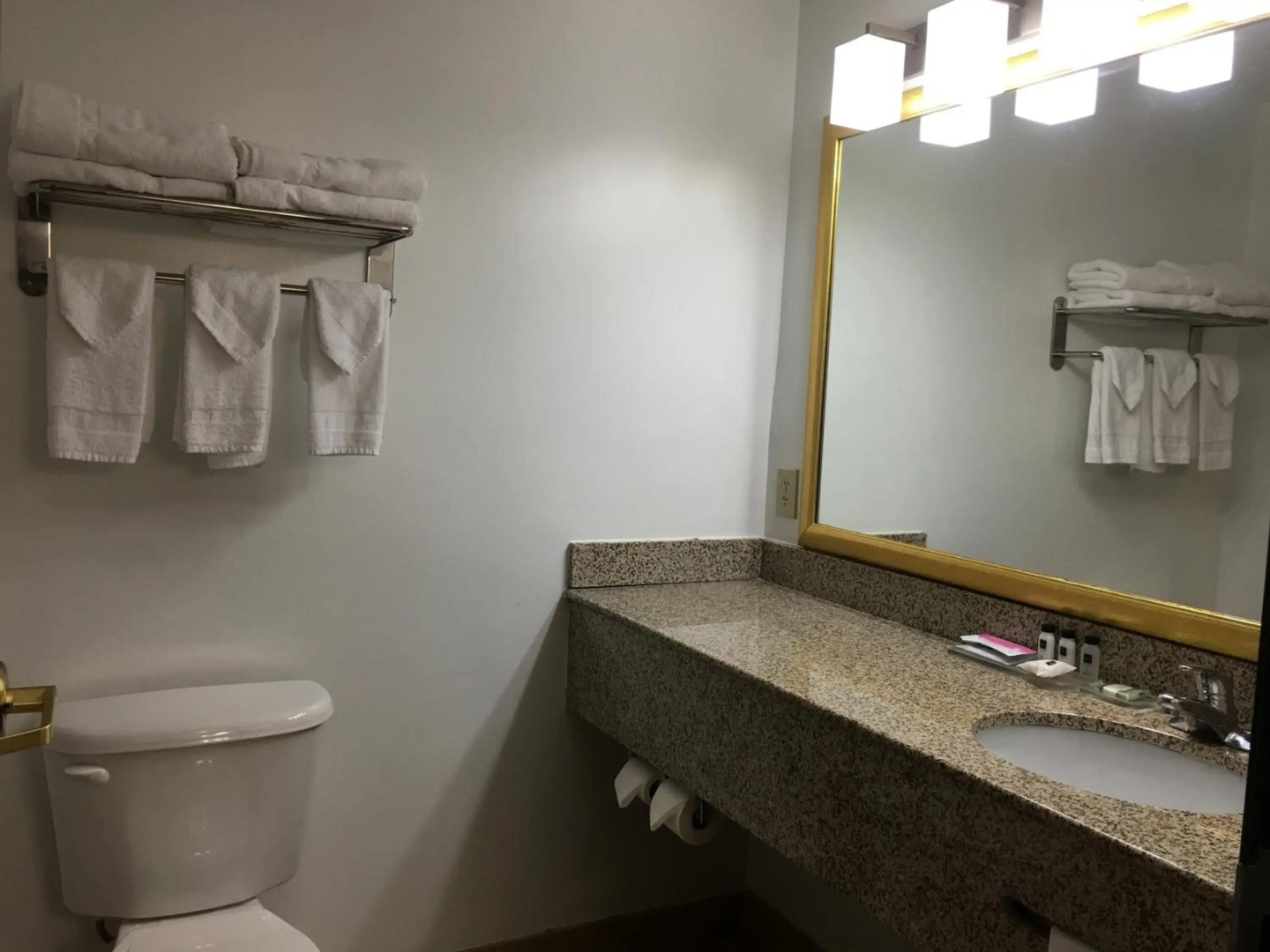 Foto - Country Inn & Suites by Radisson, Camp Springs Andrews Air Force Base , MD