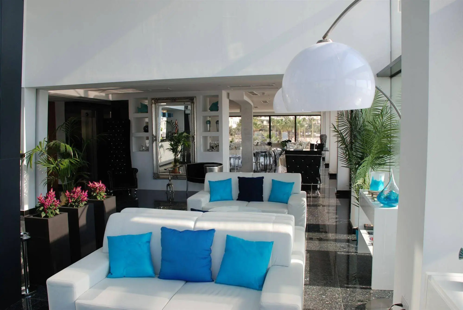 Foto - Water's Edge Hotel