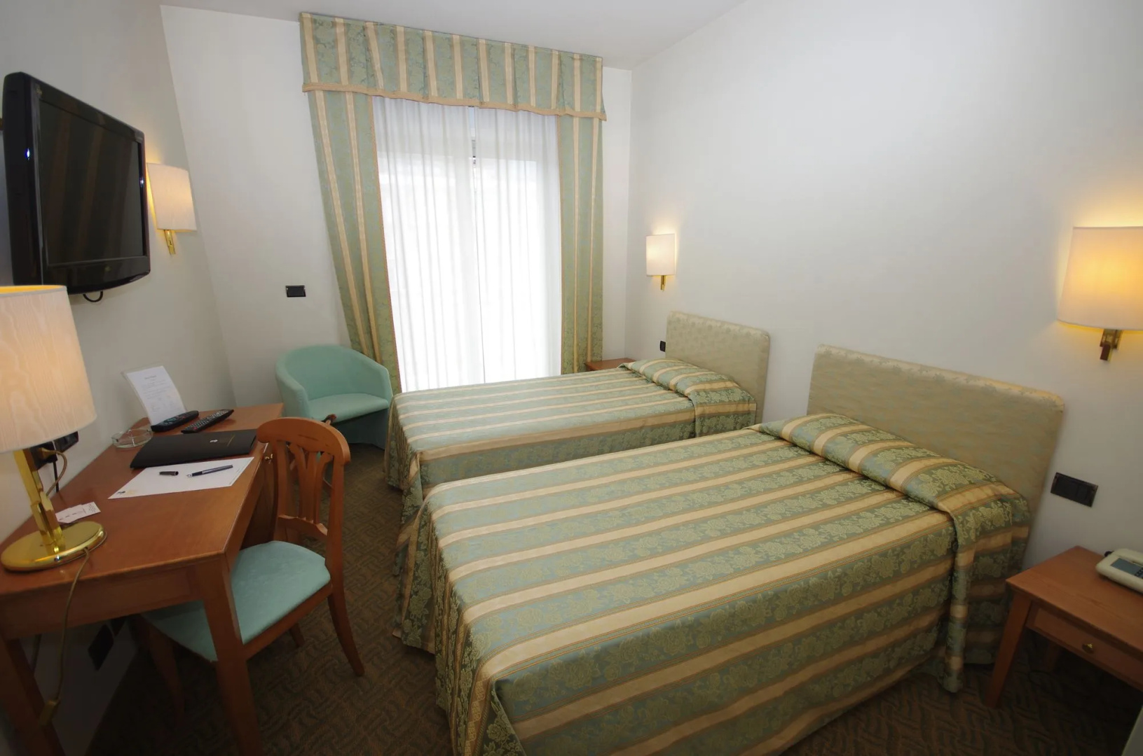 Photo - Hotel Savant