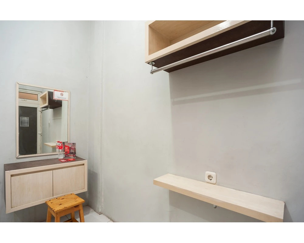 Foto - Formerly Reddoorz Near Binus Anggrek 2