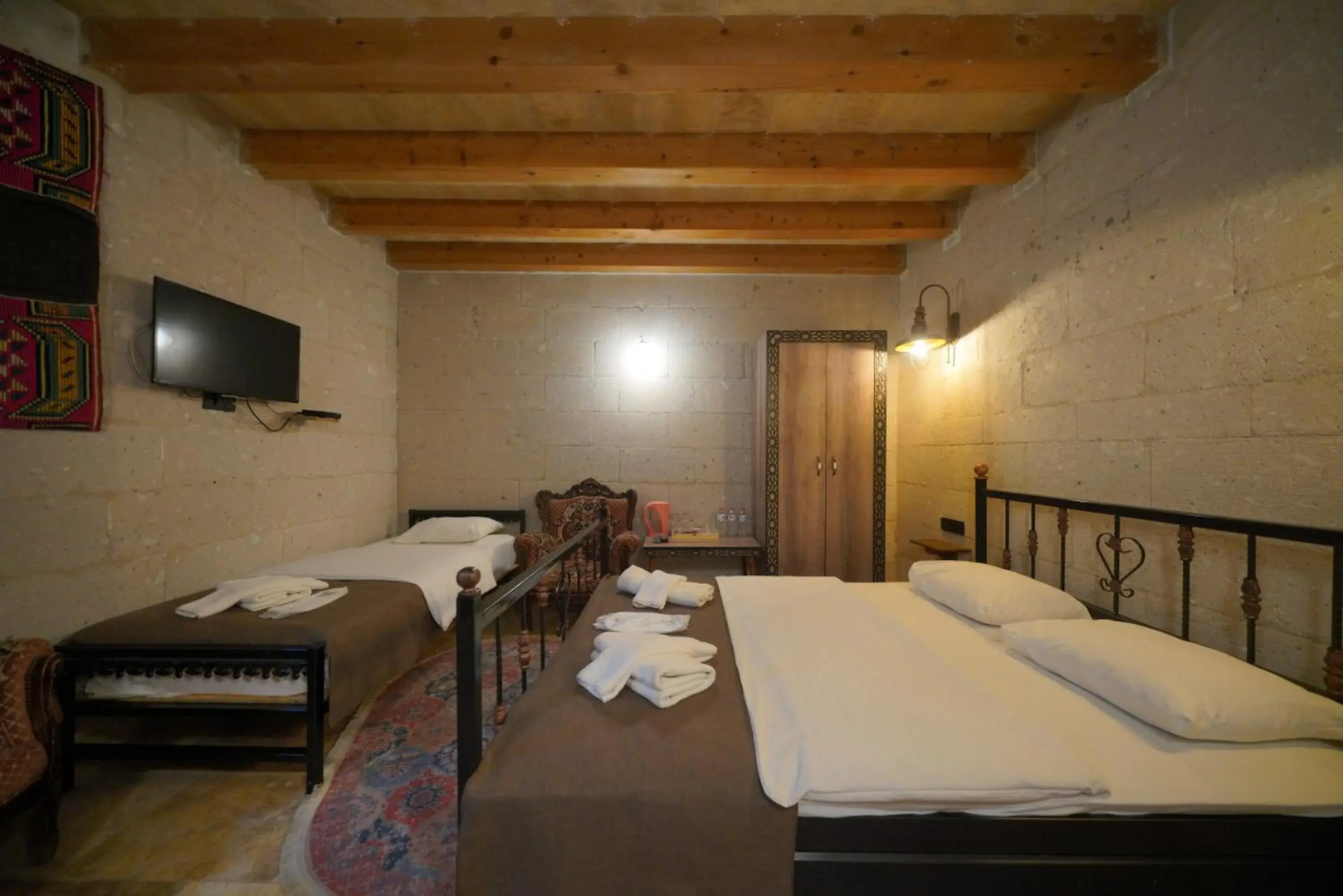 Photo - View Cave Hotel