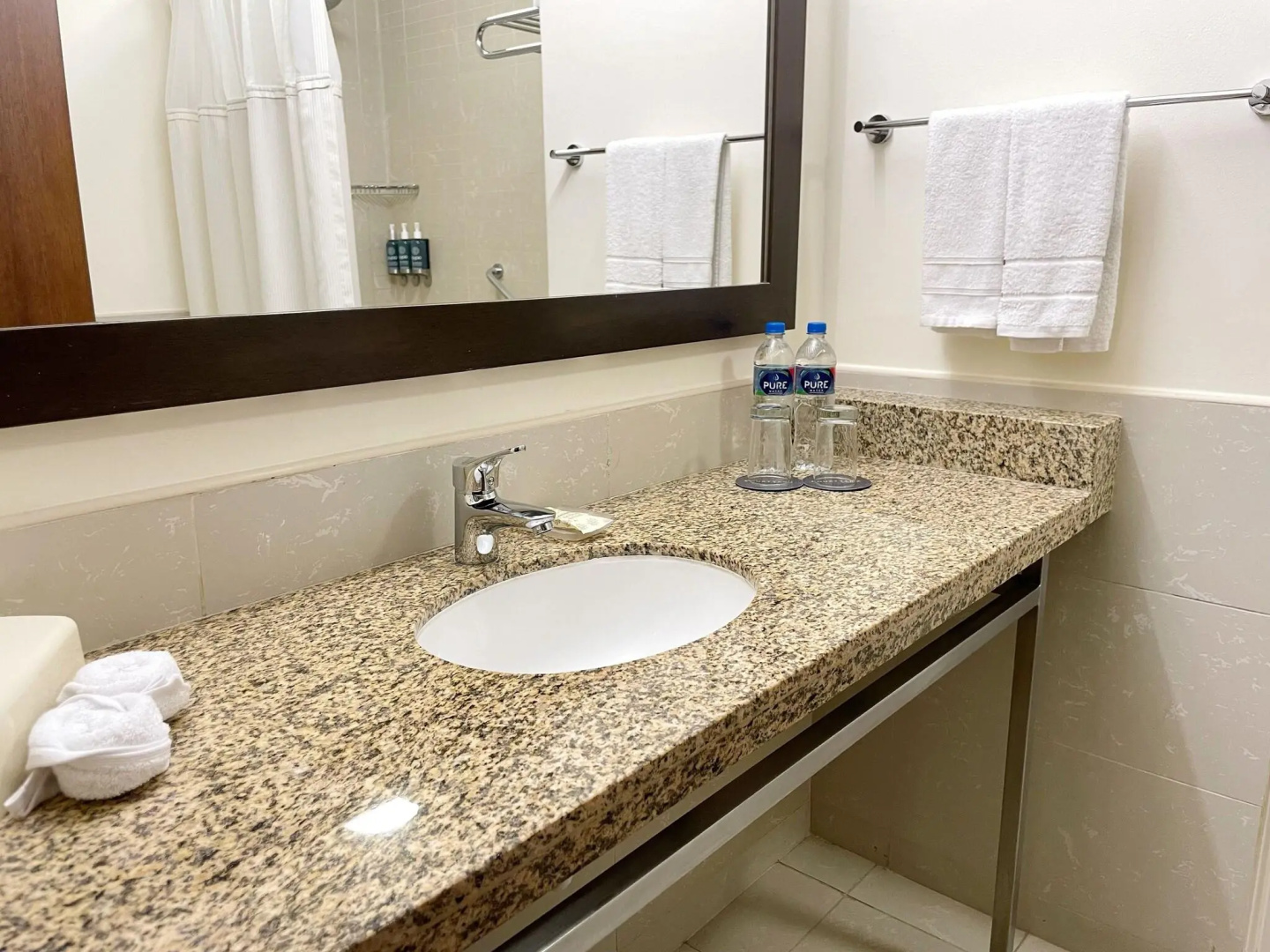 Photo - Courtyard by Marriott Guayaquil