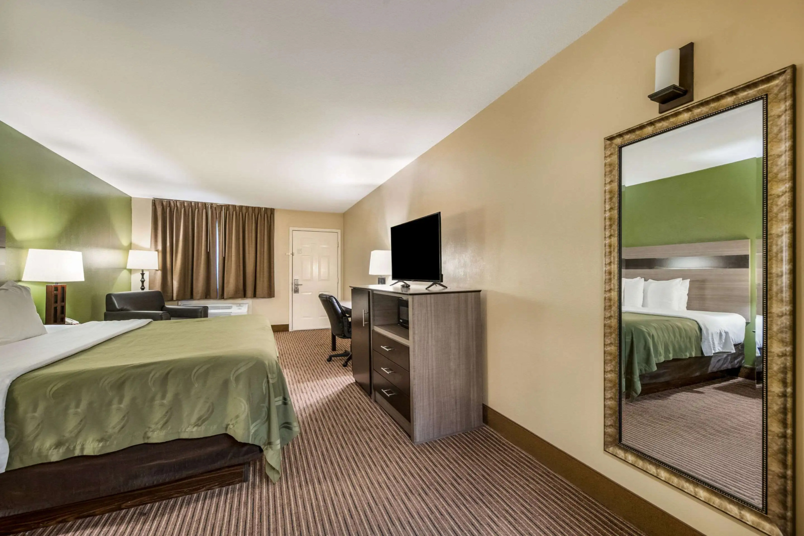 Photo - Quality Inn & Suites Garland - East Dallas