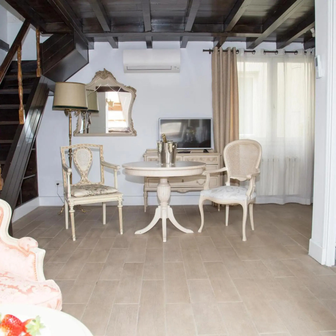 Photo - Oriente Palace Apartments