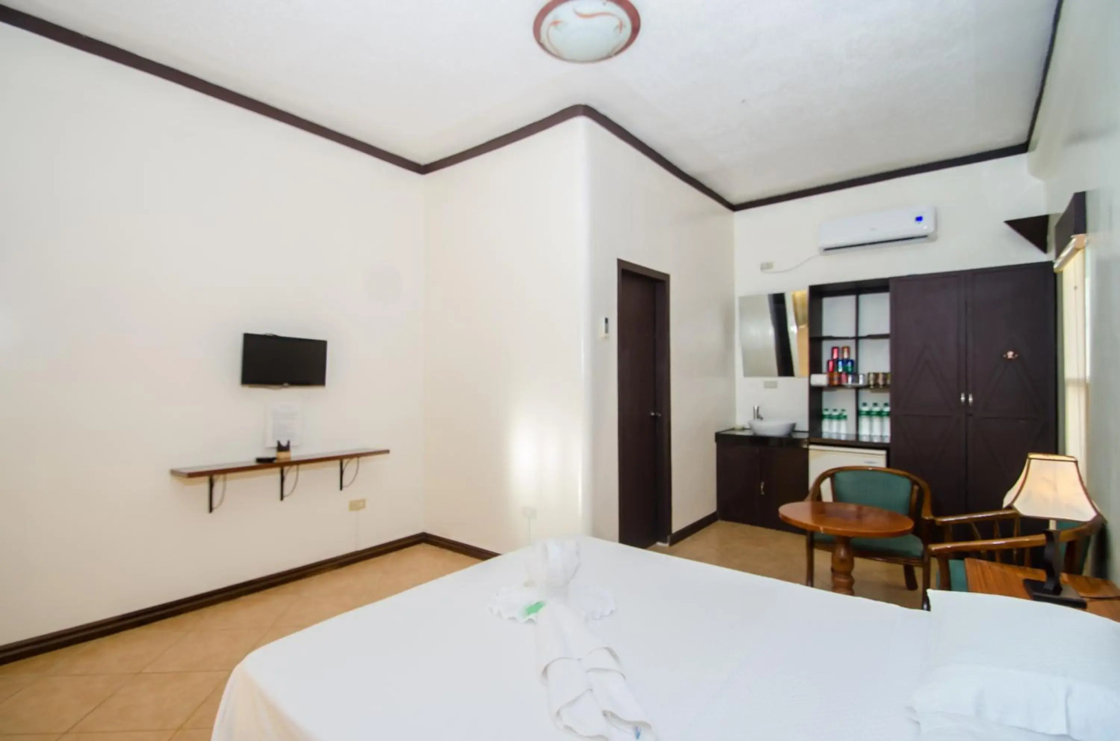 Photo - Turtle Inn Resort