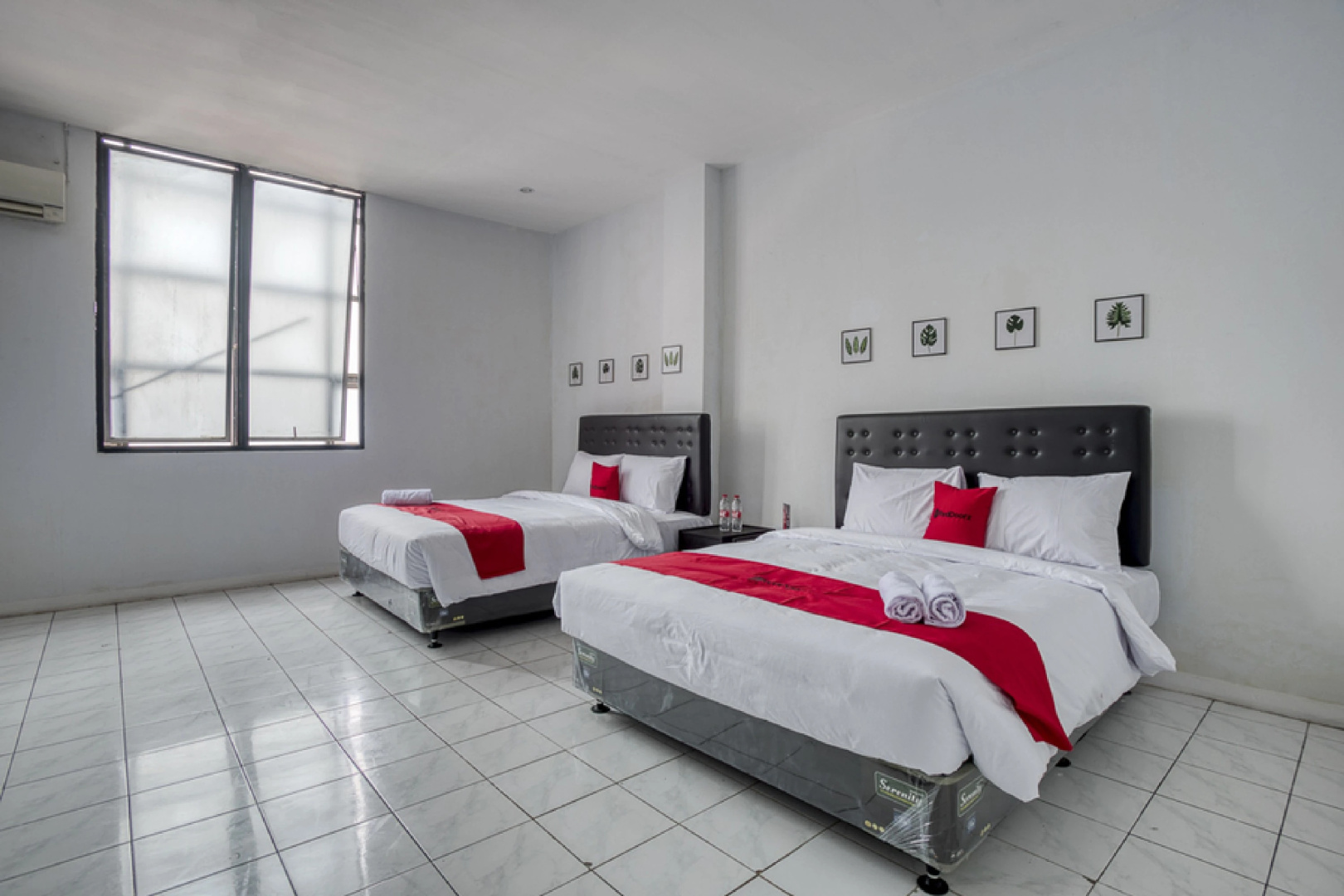 Photo - RedDoorz Plus near Jakarta Kota Station