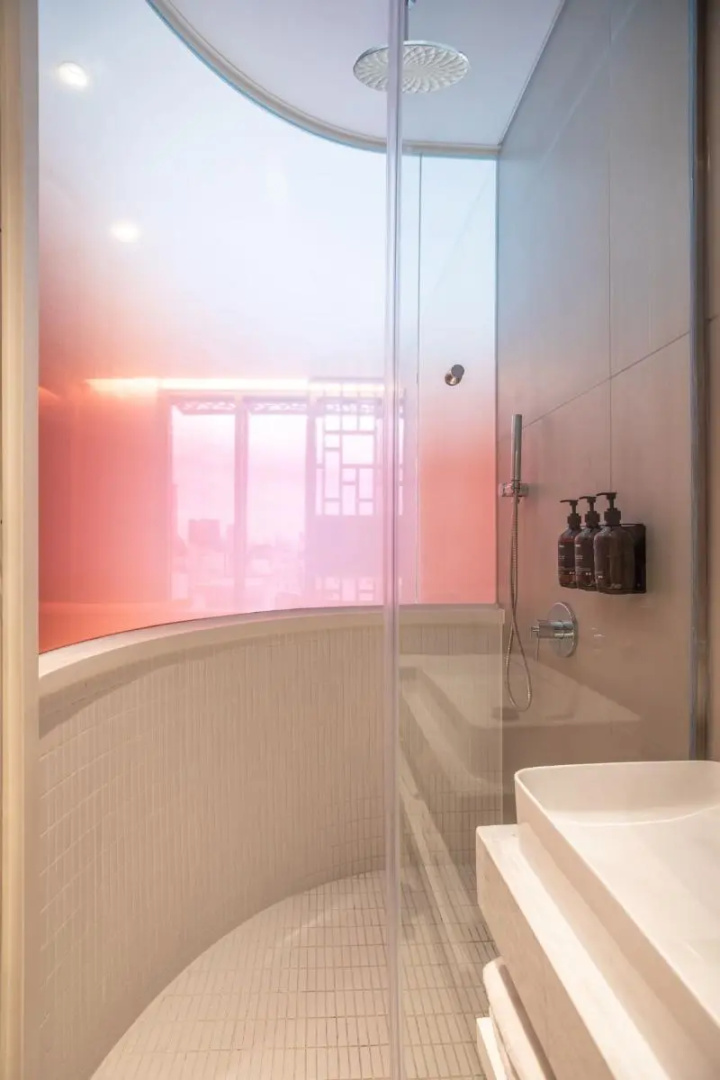 Photo - Wink Saigon Centre, Unscripted by Hyatt - 24 Hours stay
