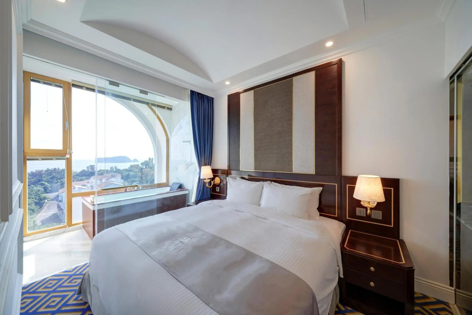 Photo - GoldOne Hotel & Suites