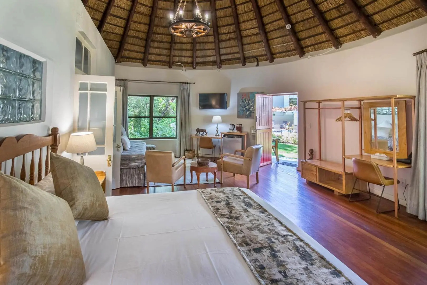 Photo - Montagu Country Hotel