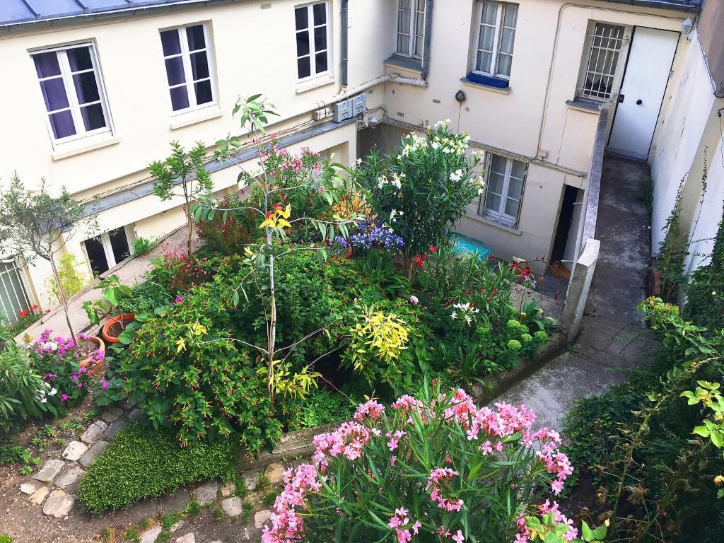 Foto - MONTMARTRE ROMANTIC, Bed & Breakfast - Paris