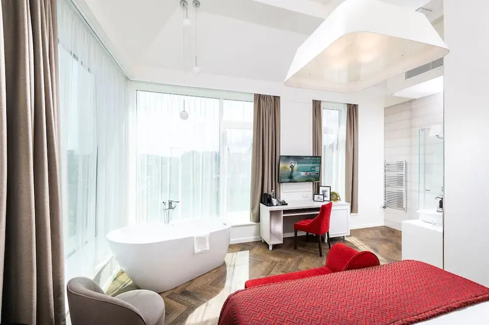 Photo - Three Corners Avenue Hotel