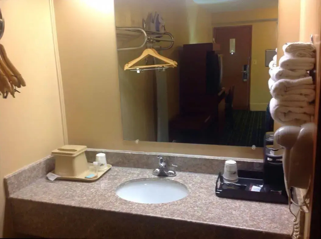 Photo - Hilltop Inn