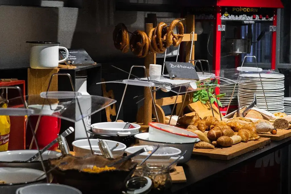 Foto - V8 Hotel Köln at MOTORWORLD