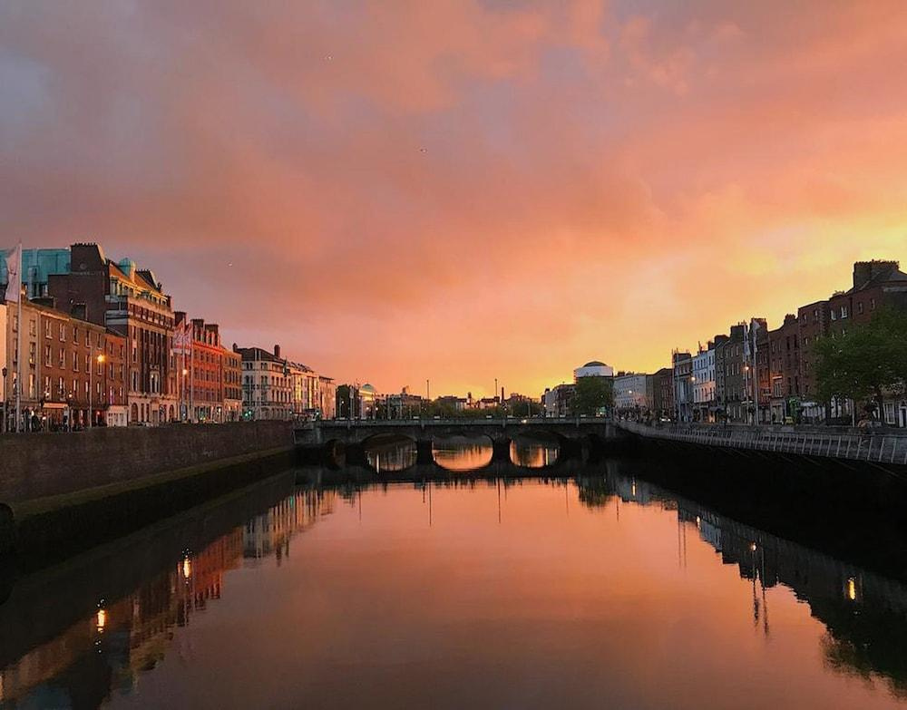 Photo - Phoenix Park Hotel