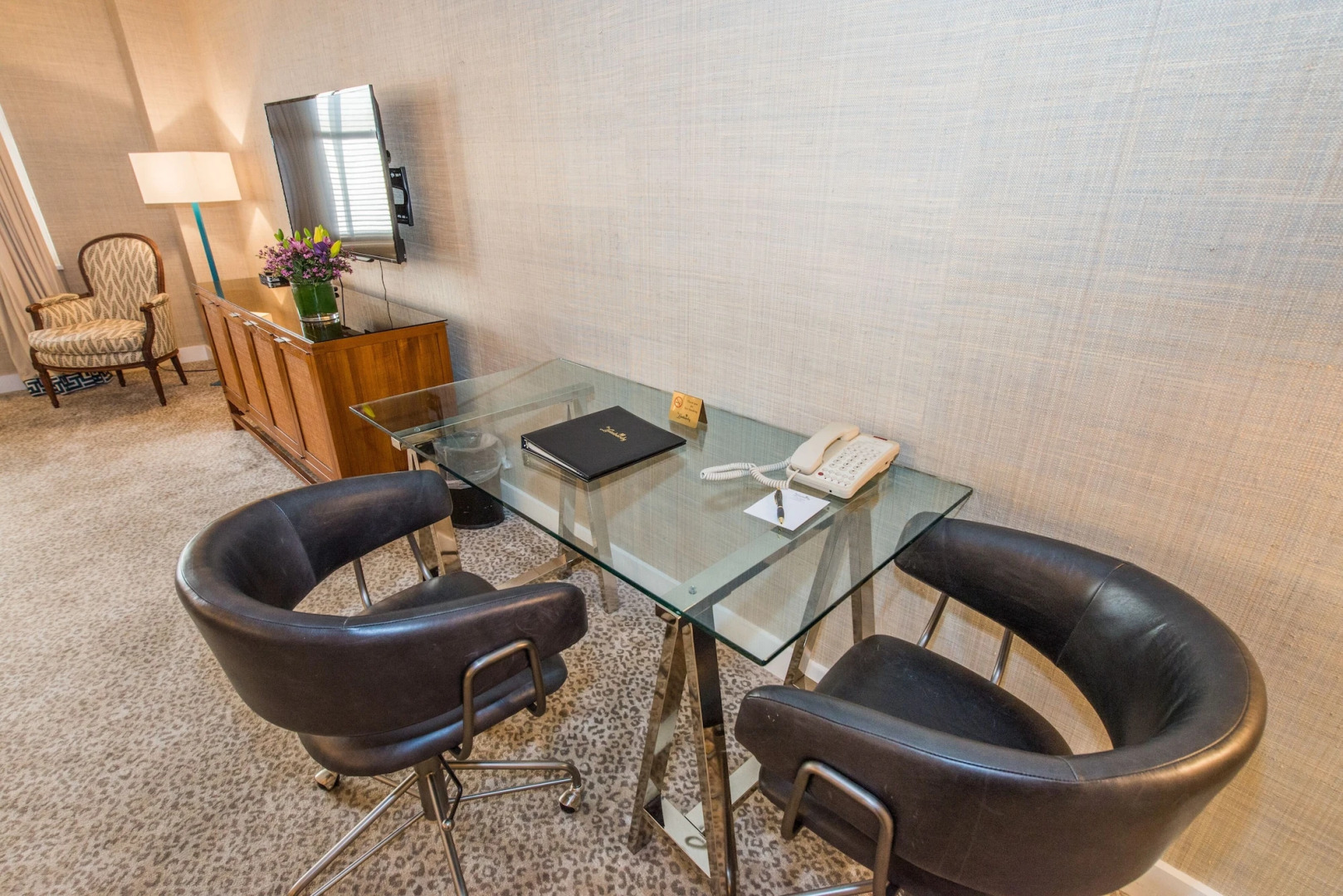 Photo - Lombardy Hotel