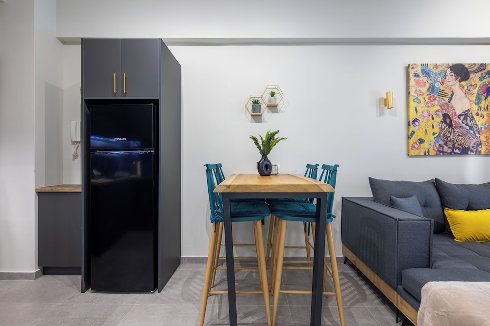 Cesily 2-Bedroom Apartment in Athens