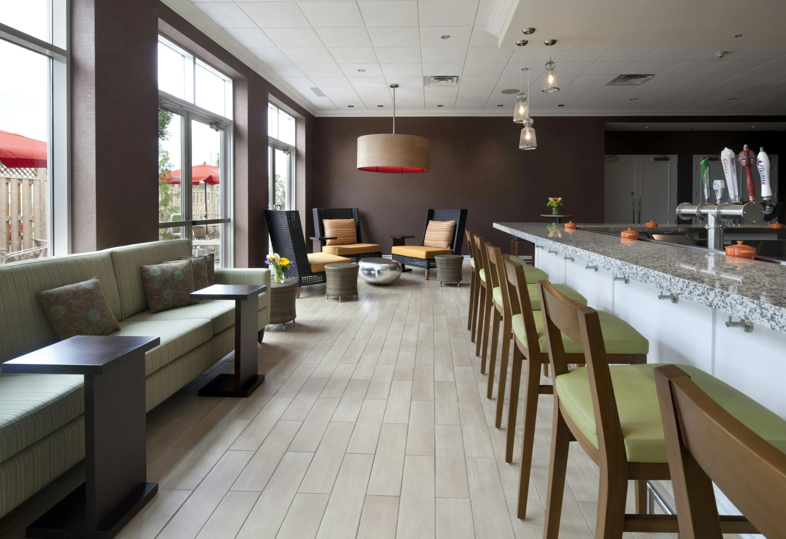 Photo - Hilton Garden Inn Montreal Airport