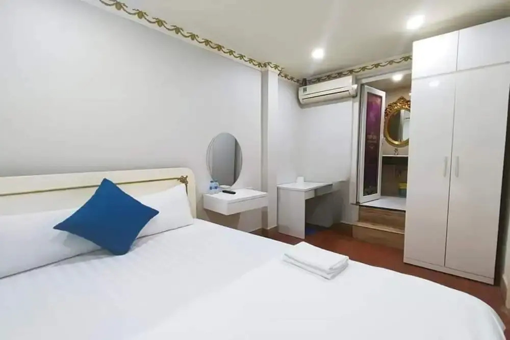 Foto - CROWNE MEOW BÙI VIỆN HOTEl 2