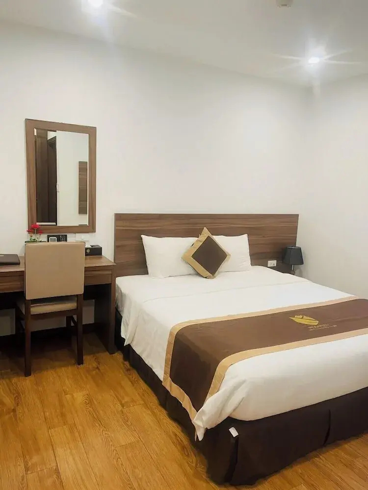 Photo - A89 Rosarian Hotel