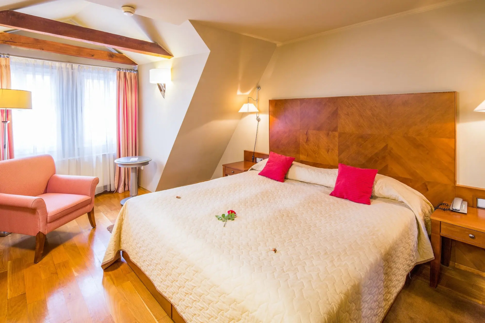 Photo - The Golden Wheel Hotel