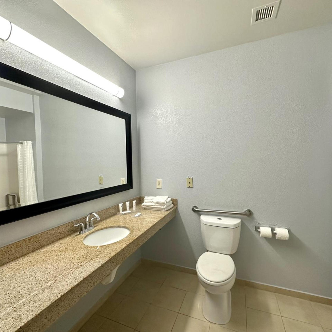 Foto - Baymont Inn & Suites by Wyndham Morrow/Atlanta I-75 South