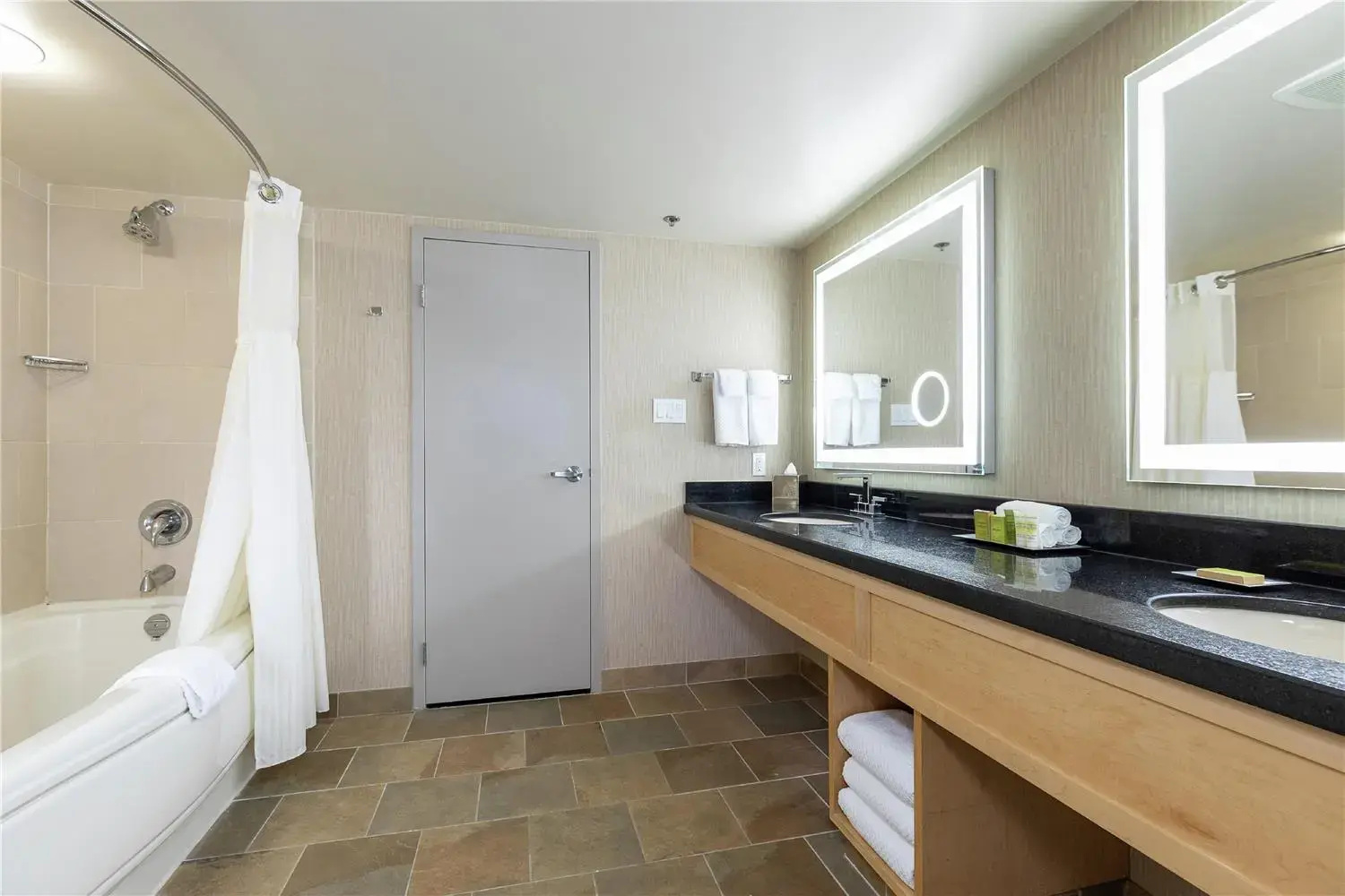 Photo - Hilton Whistler Resort & Spa