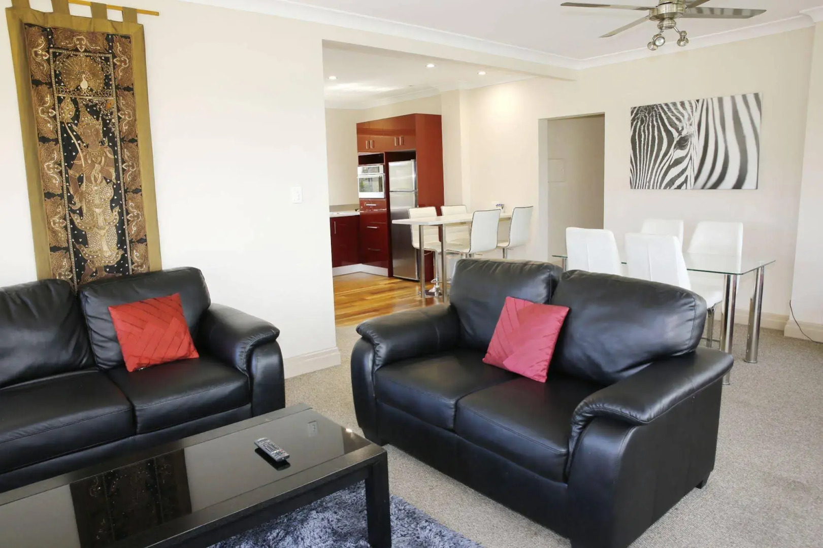 Photo - Hampton Court Apartments