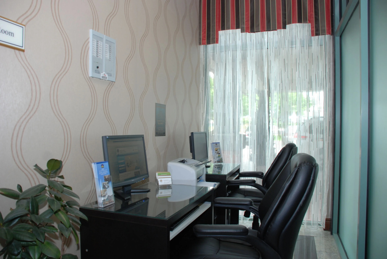 Photo - Best Western Plus Travel Hotel Toronto Airport