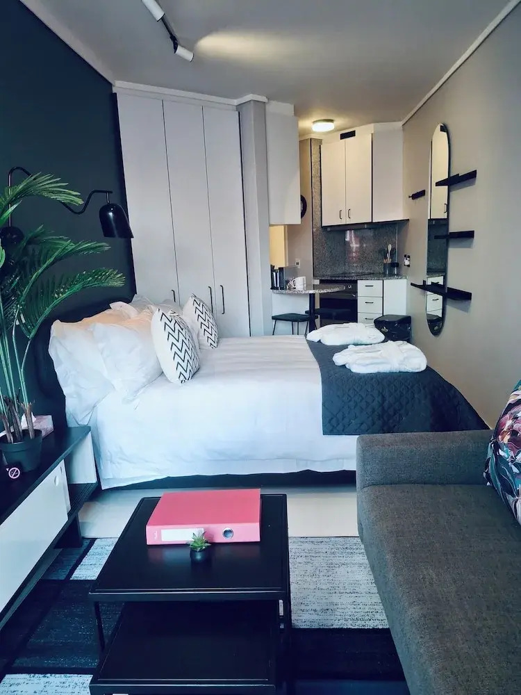 Photo - Urban Elephant Express, The Flamingo