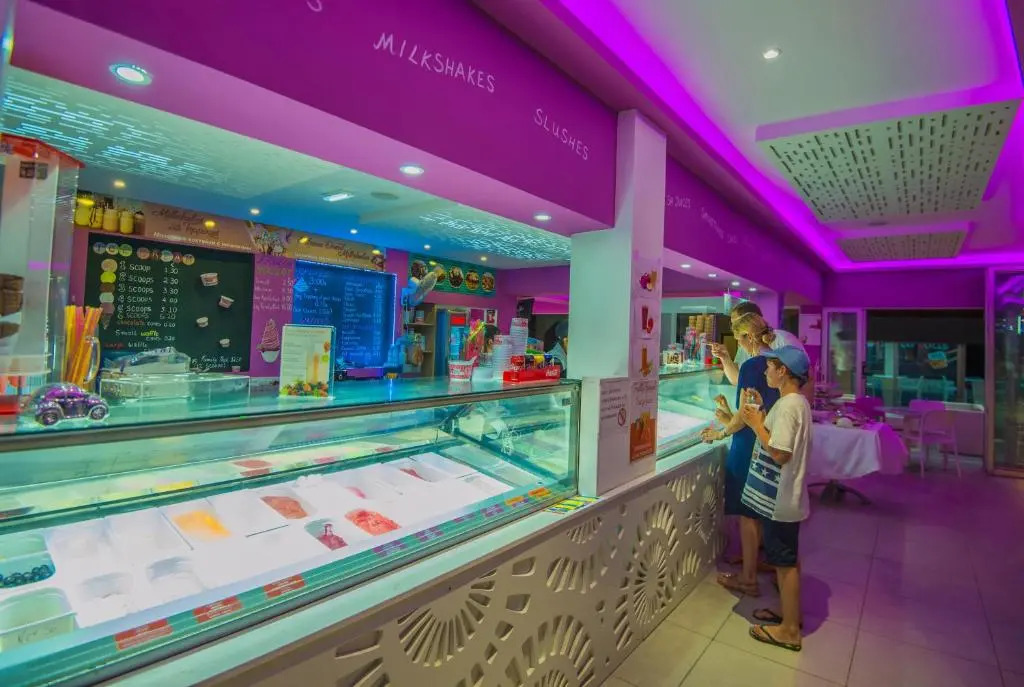 Photo - Windmills Hotel Apartments