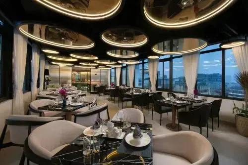 Photo - Le Premier Hotel & Rooftop Bar