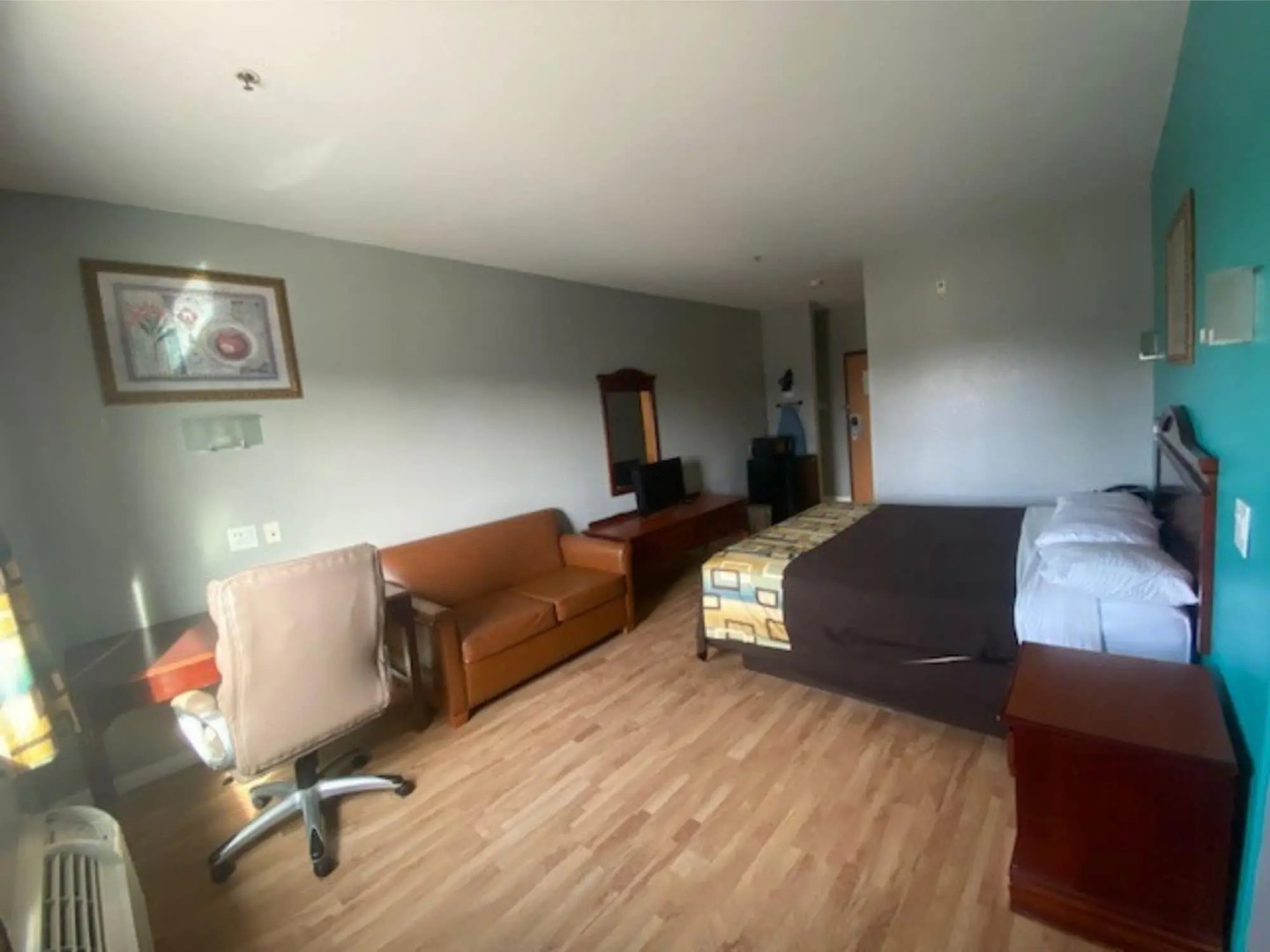 Foto - Tropicana Inn and Suites