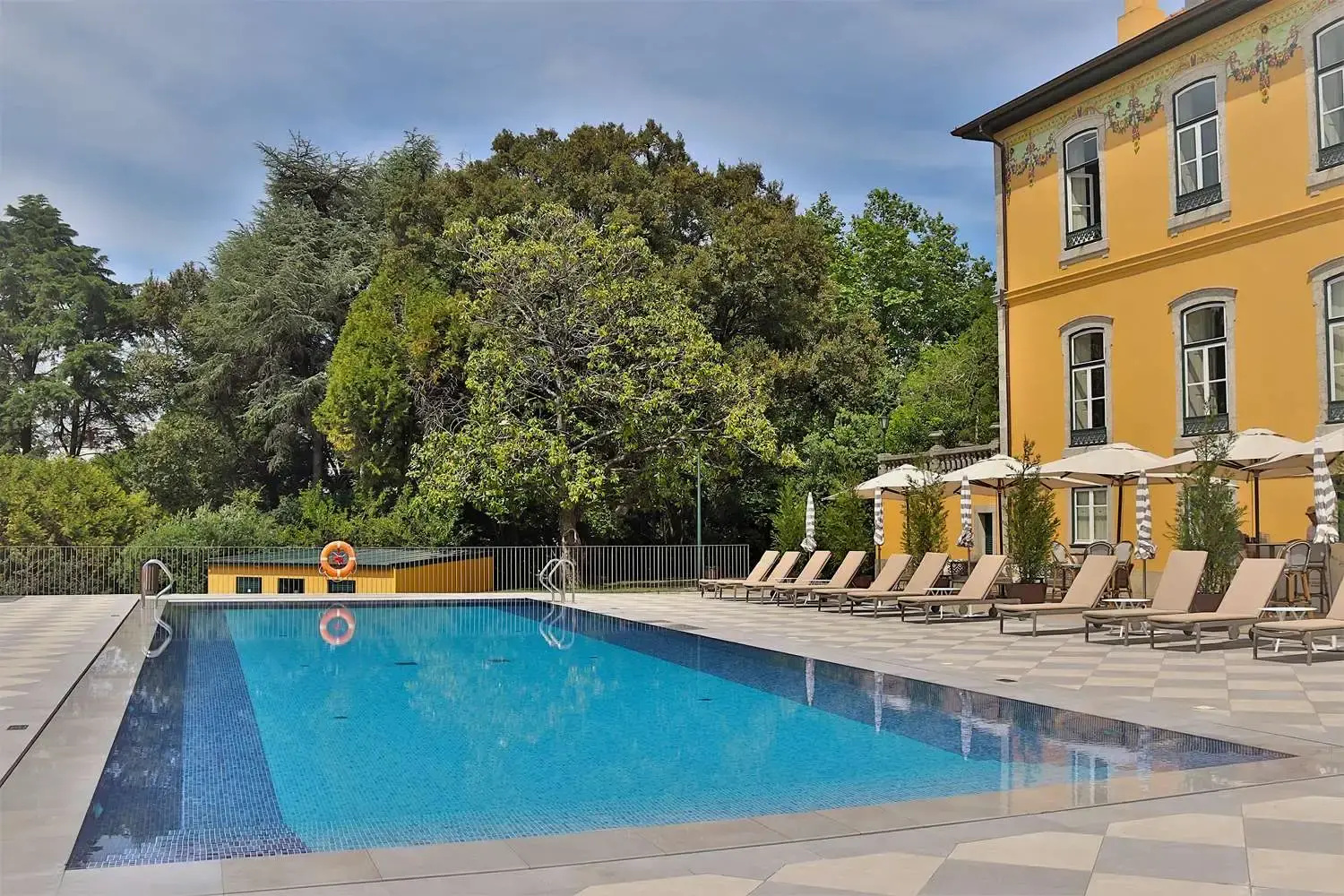 Photo - Boeira Garden Hotel Porto Gaia, Curio Collection by Hilton