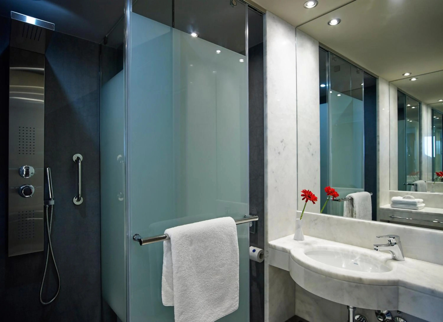 Photo - Kyma Suites Beach Hotel