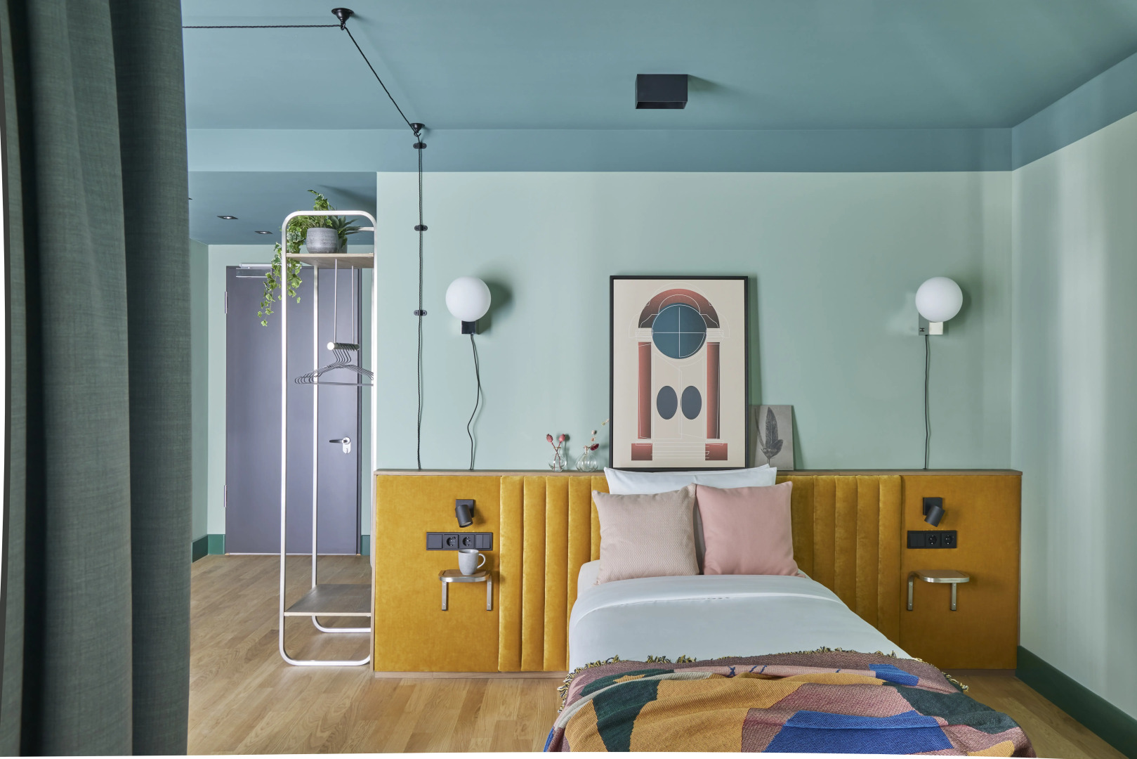 Photo - Schwan Locke