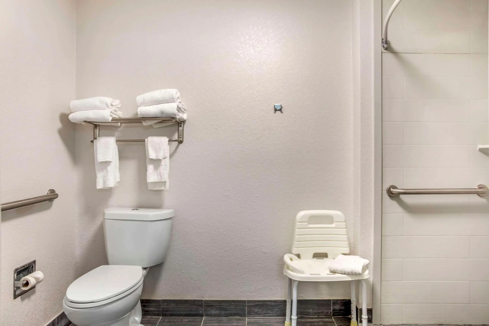 Photo - Comfort Suites Nashville Airport - BNA