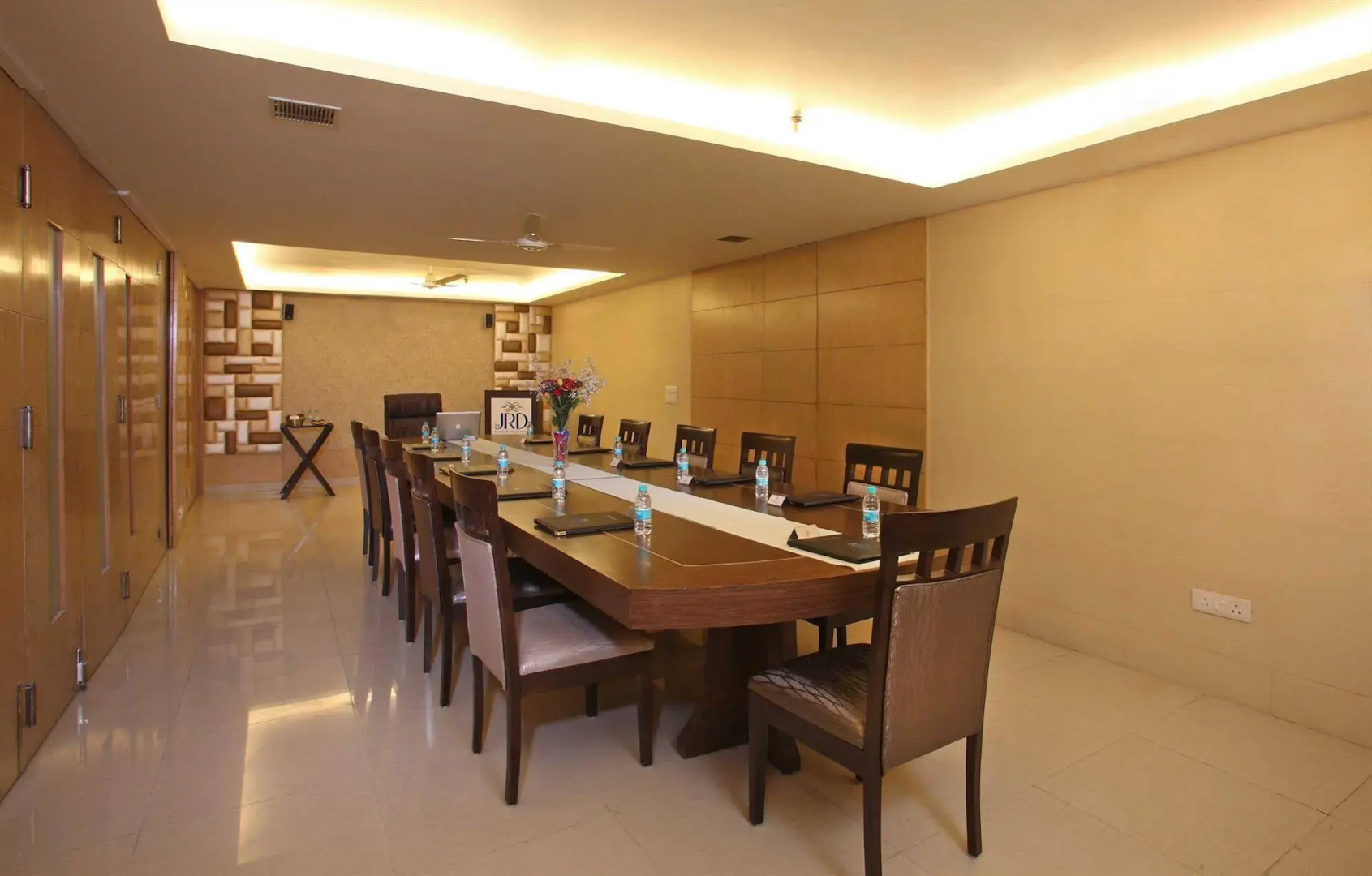 Photo - JRD Luxury-Business Hotel