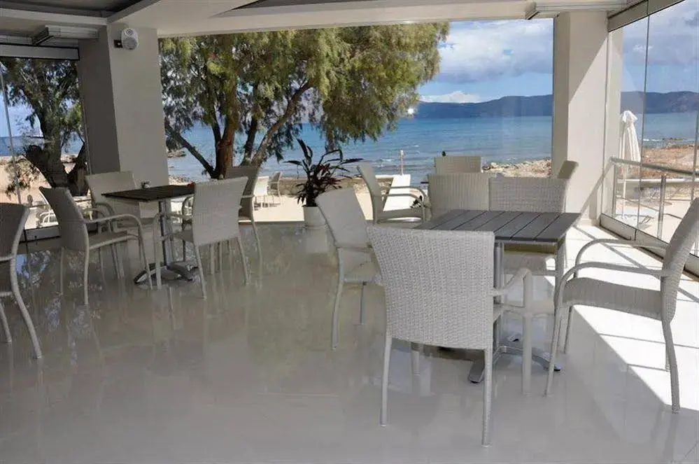 Photo - Nautilus Bay Hotel