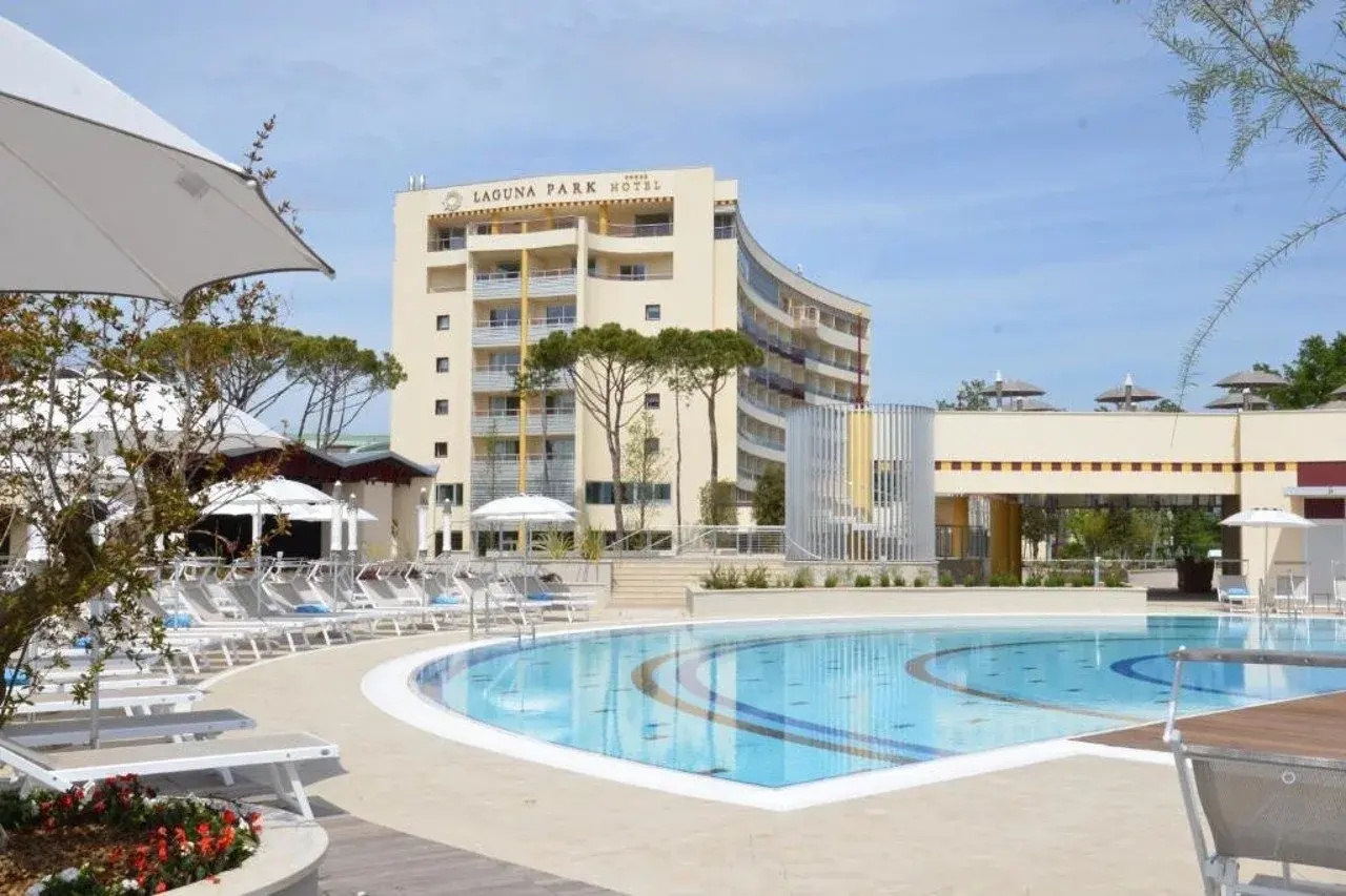 Photo - Laguna Park Hotel