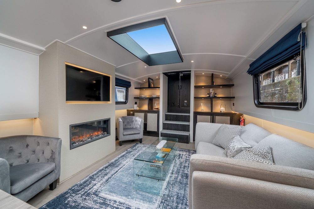 Photo - Elegant houseboat near Canary Wharf