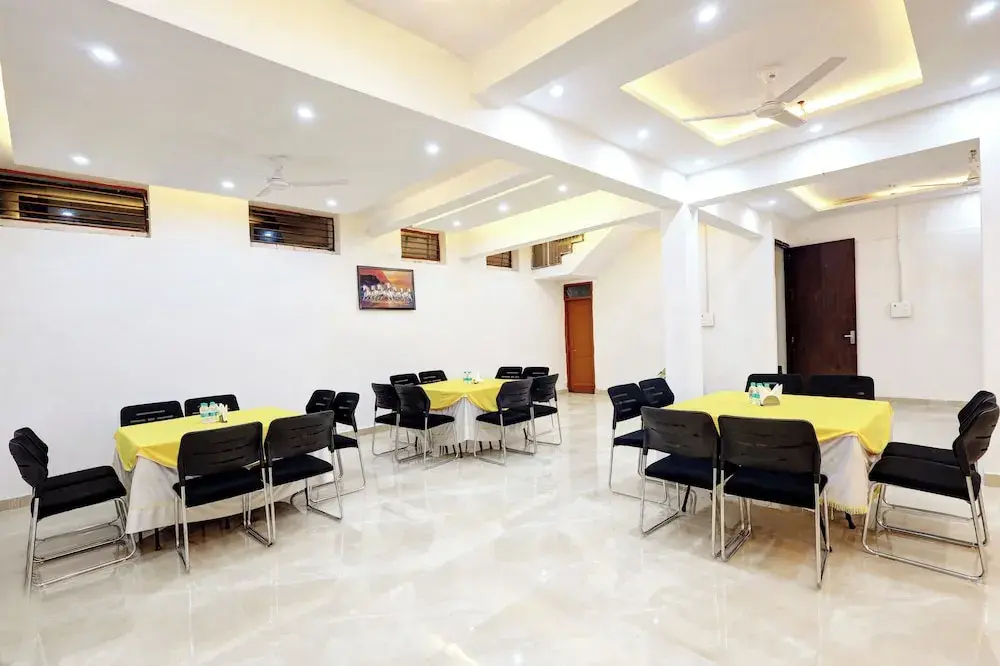 Photo - Hotel Golden Era-Near Shopprix Mall